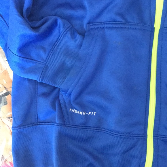 Nike therma fit zip up hoodie / sweater - Picture 4 of 4